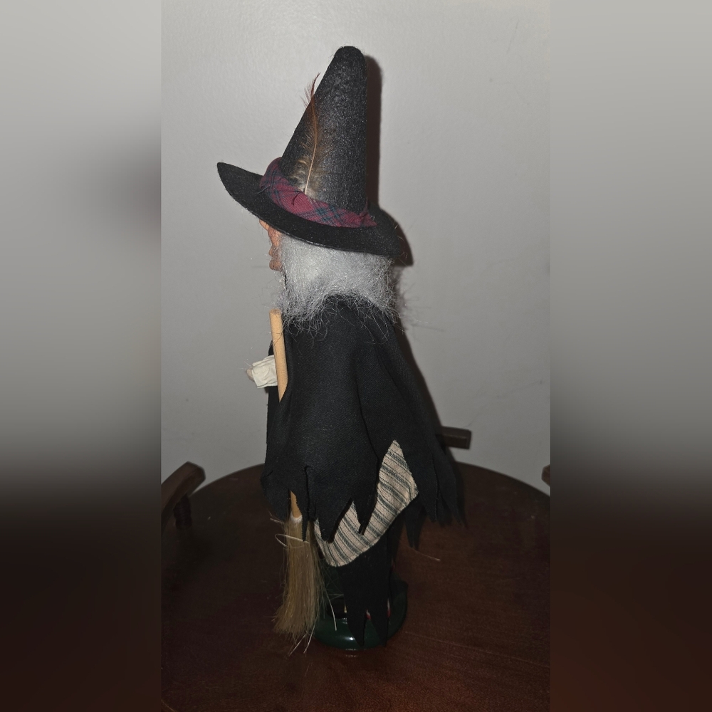 Byers Choice 2001 Classy Sassy Witch - Picture 5 of 8